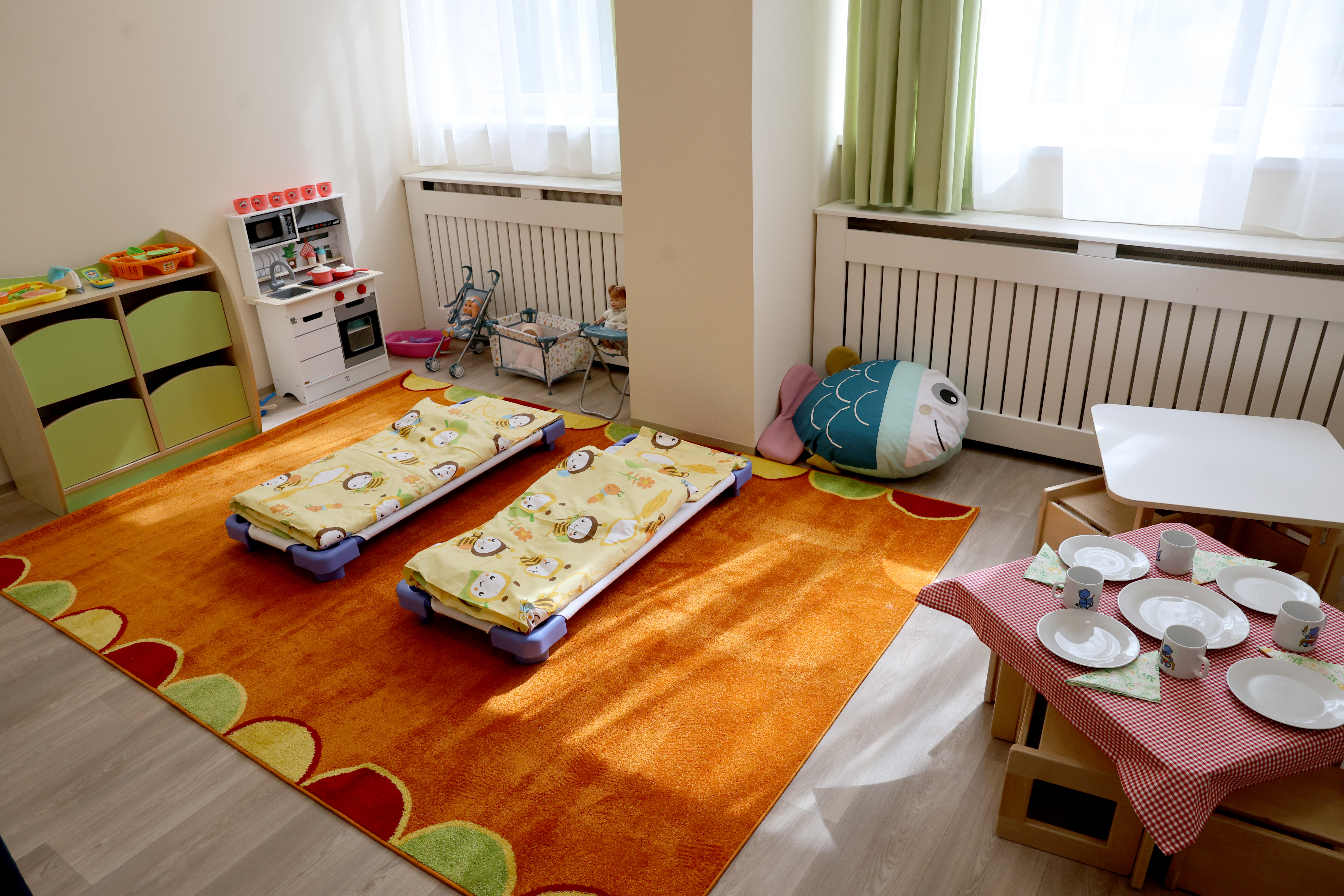 Munkahelyi bölcsőde és játszótér átadó